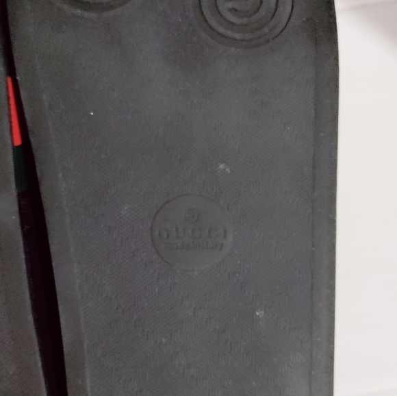 Gucci Men's Classic Slides – Size 9 – Authentic Luxury Comfort - Picture 11 of 15